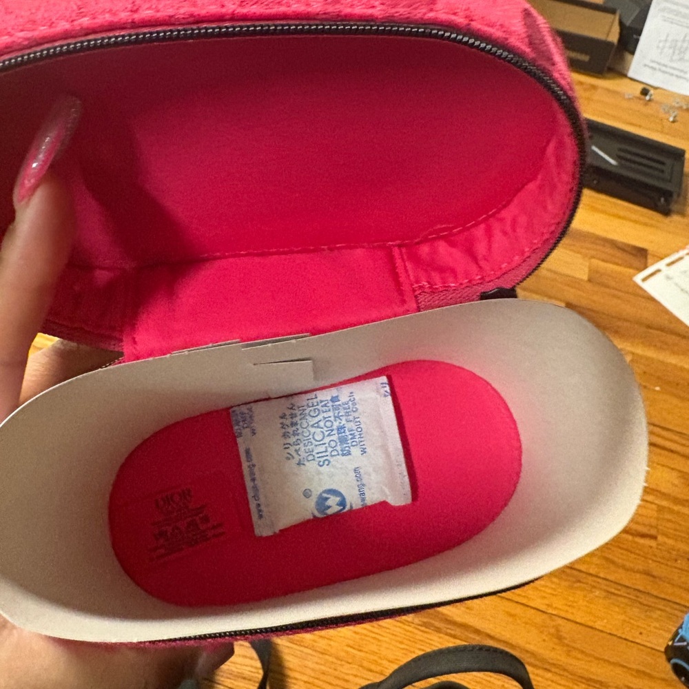 Dior Fuchsia Vanity Case - Picture 5 of 8